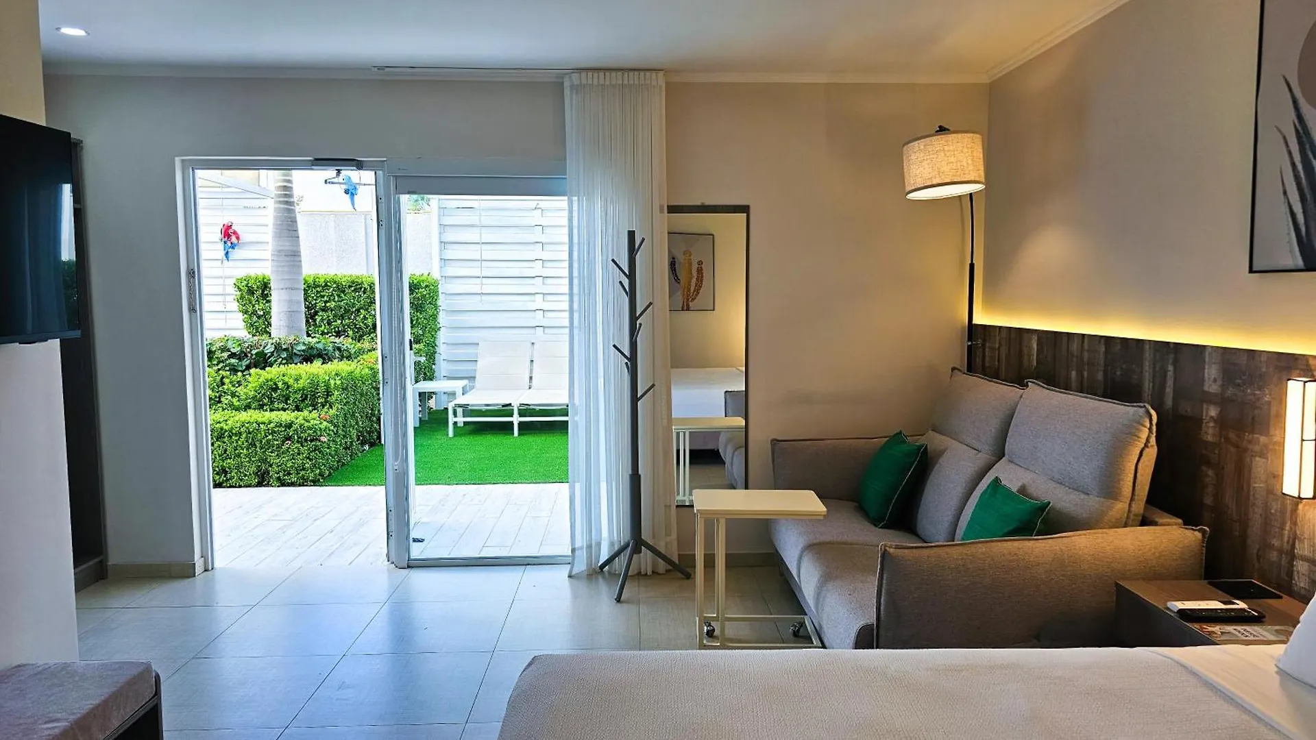 Aruba Boutique & Art Hotel, BW Signature Collection - Only Adults - New Hotel Palm Beach 3*,  Aruba