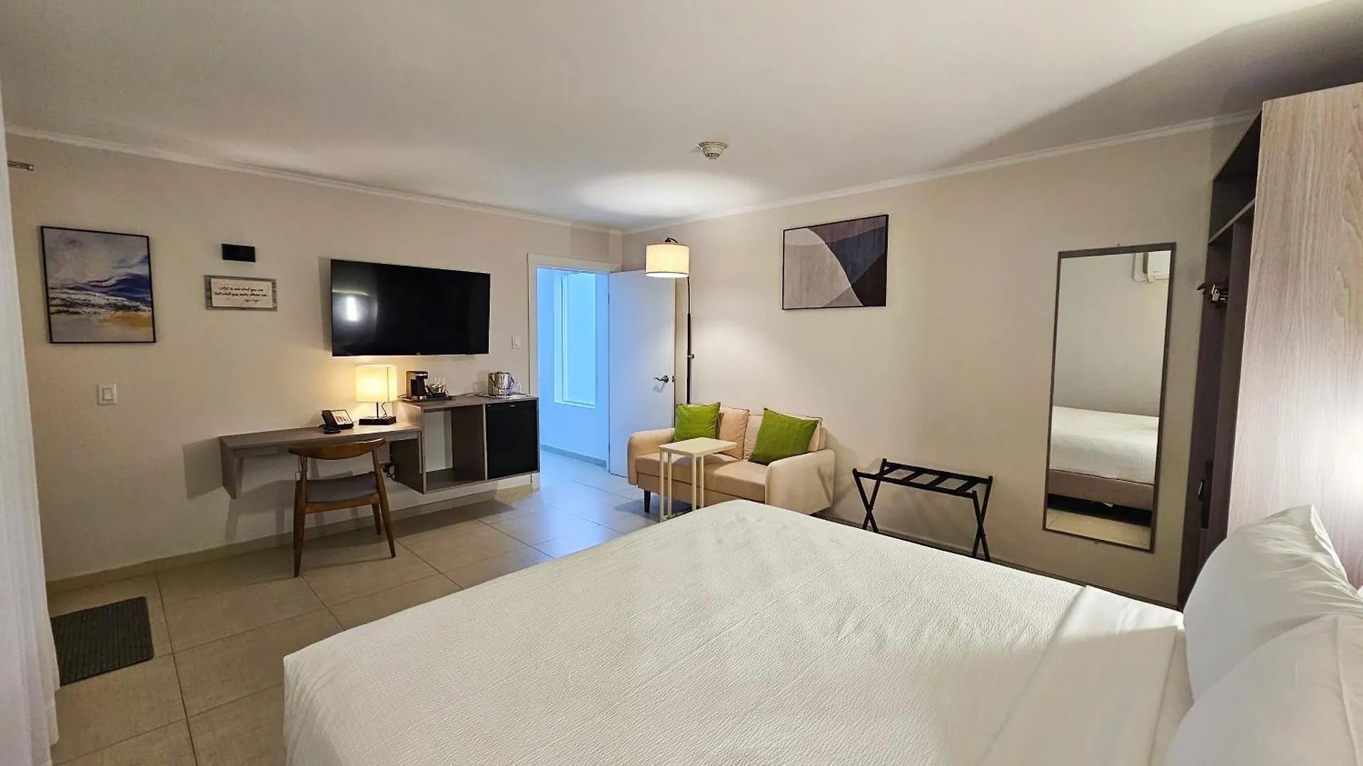***  Aruba Boutique & Art Hotel, BW Signature Collection - Only Adults - New Hotel Palm Beach Aruba